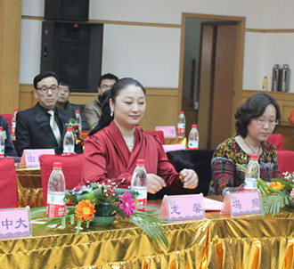 中华国际舞蹈联合会副会长冯照女士